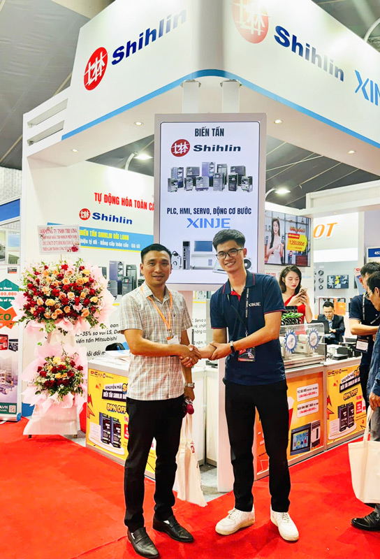 Khách hàng trúng giải tại trong chương trình Shihlin - Vòng quay may mắn